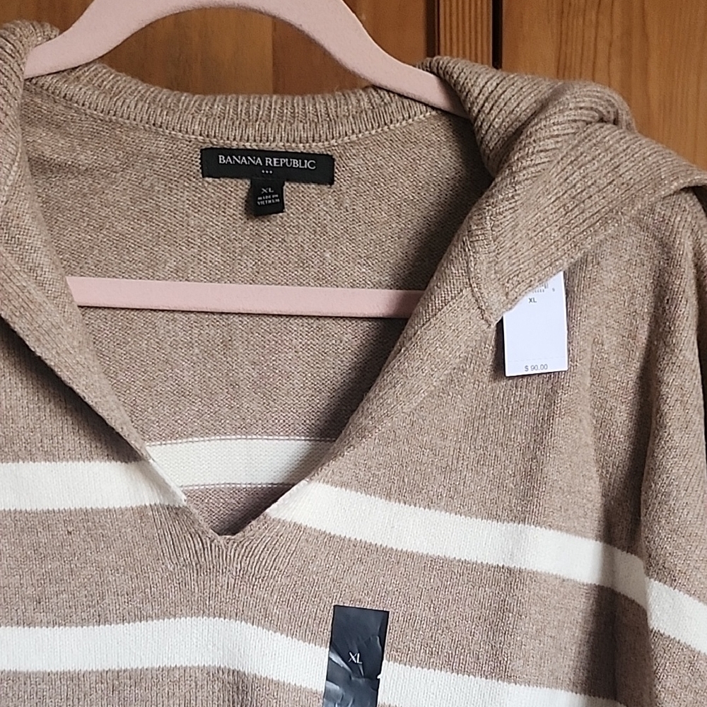 Banana Republic Tan and Cream Sweater